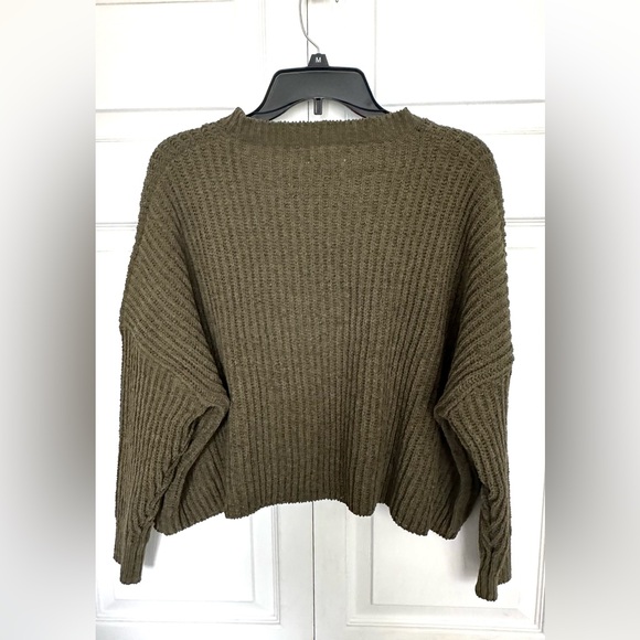 Poof Apparel Olive Chenille Cropped Long Sleeve Sweater-Size Medium - Picture 9 of 9